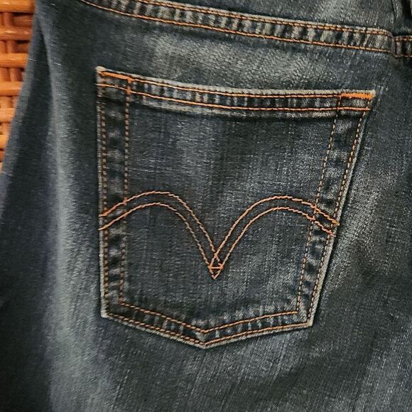 Levi's 545 Shorts 10 - Picture 5 of 8